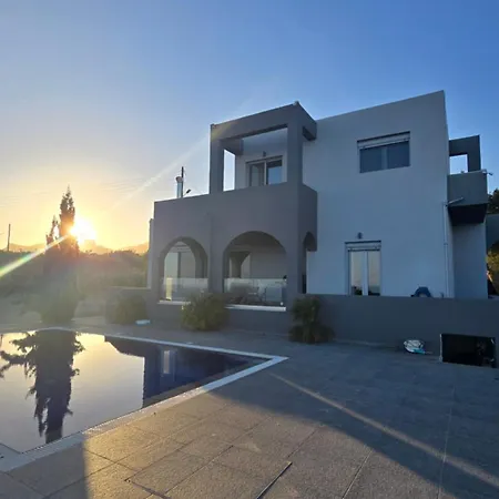 Serenity Getaway فيلة